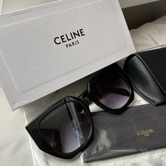 NEW Celine CL40239F 01F 55mm Butterfly Black Sunglasses with Grey Lens - Picture 10 of 11